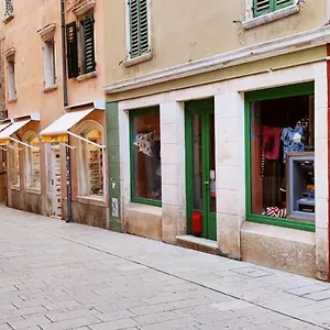 https://apartment-city-center.in-istria.net